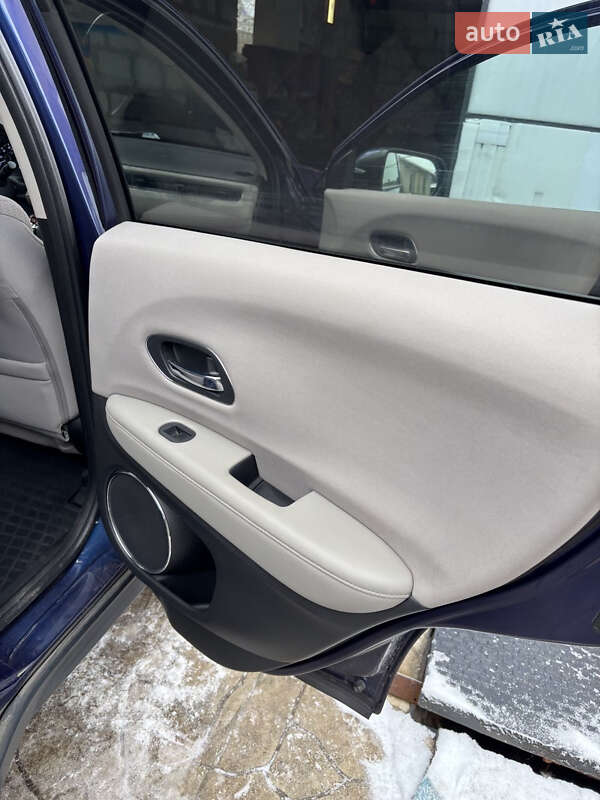 Внедорожник / Кроссовер Honda HR-V 2017 в Харькове