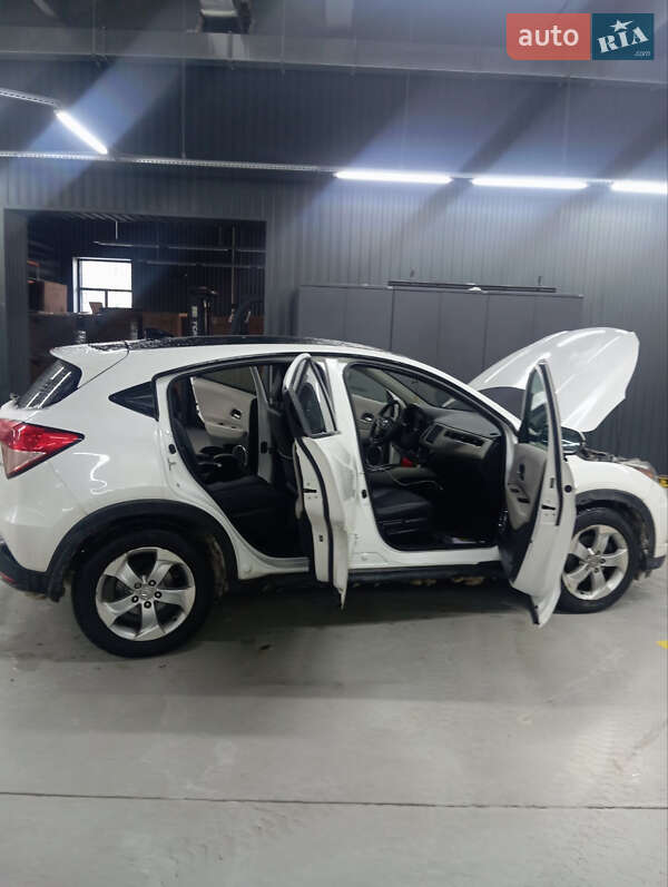 Внедорожник / Кроссовер Honda HR-V 2016 в Киеве