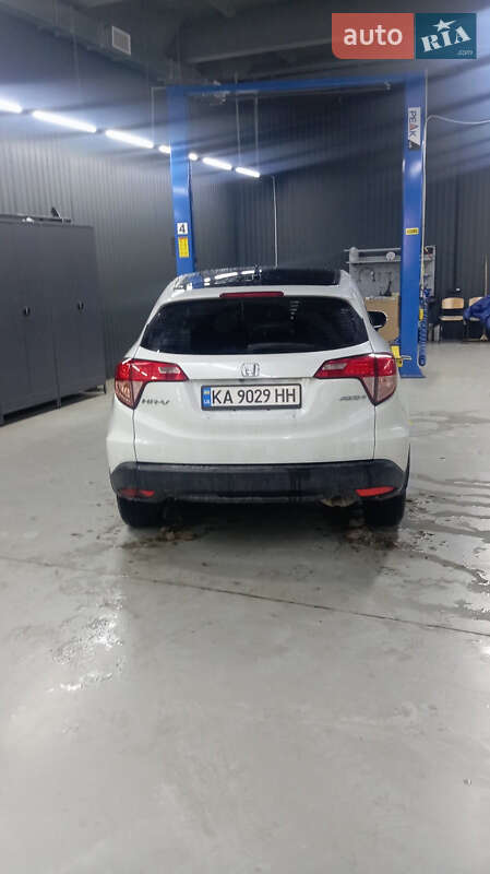 Внедорожник / Кроссовер Honda HR-V 2016 в Киеве