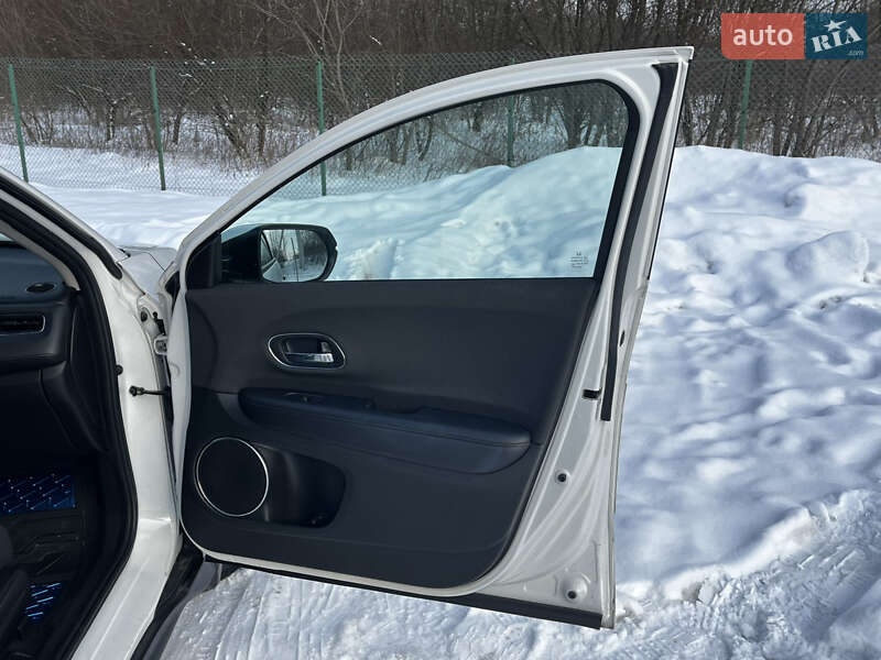 Внедорожник / Кроссовер Honda HR-V 2021 в Львове фото 16 Внедорожник / Кроссовер Honda HR-V 2021 в Львове