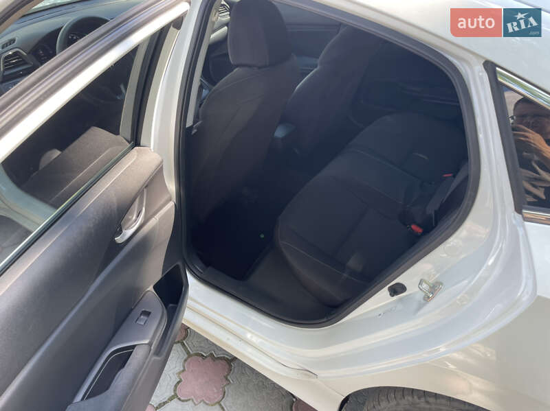 Седан Honda Insight 2019 в Житомире