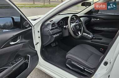 Седан Honda Insight 2021 в 