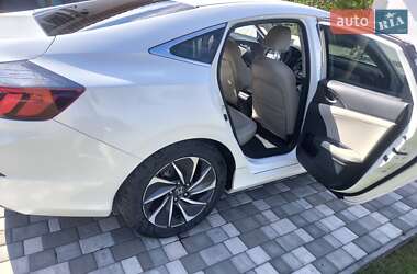 Седан Honda Insight 2018 в 