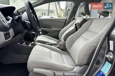 Хэтчбек Honda Insight 2010 в 