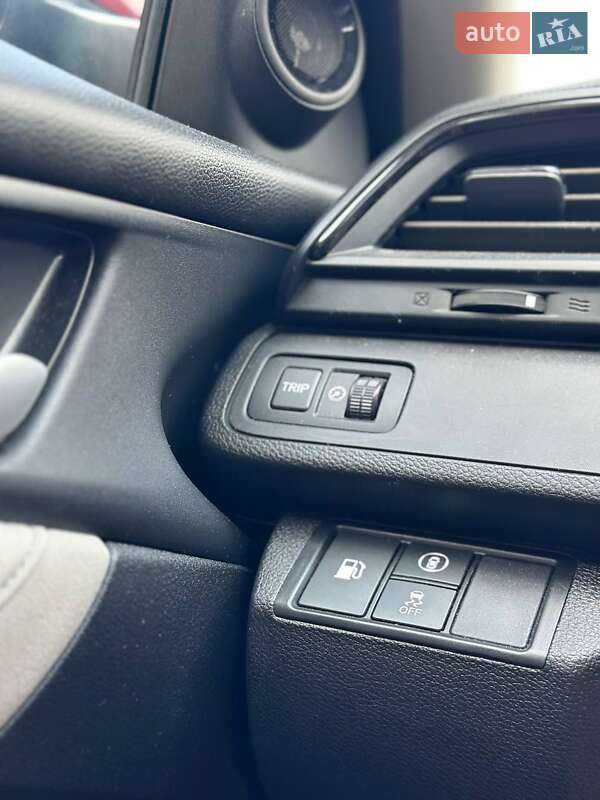 Седан Honda Insight 2018 в Луцке