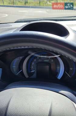 Хэтчбек Honda Insight 2010 в 