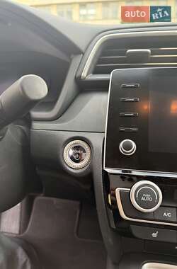 Седан Honda Insight 2020 в 