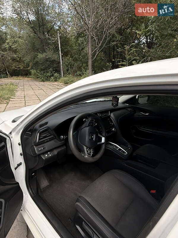Седан Honda Insight 2018 в Дніпрі