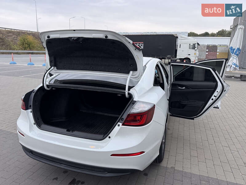 Седан Honda Insight 2020 в Киеве