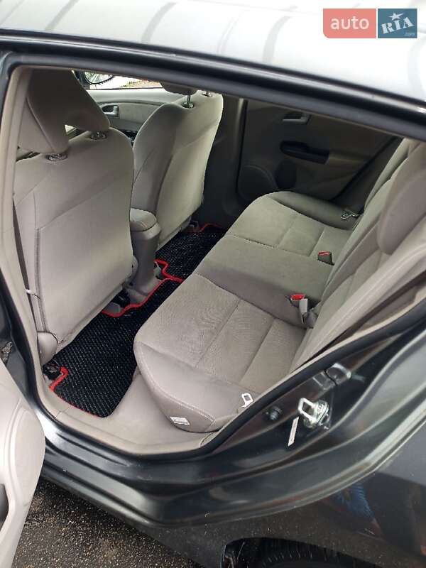 Хэтчбек Honda Insight 2014 в Киеве