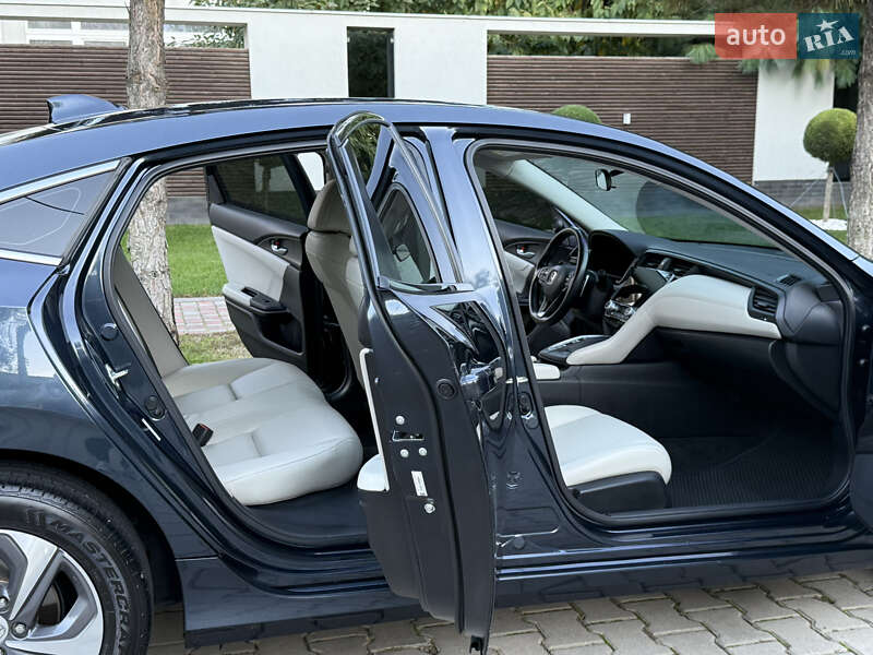 Седан Honda Insight 2018 в Одессе
