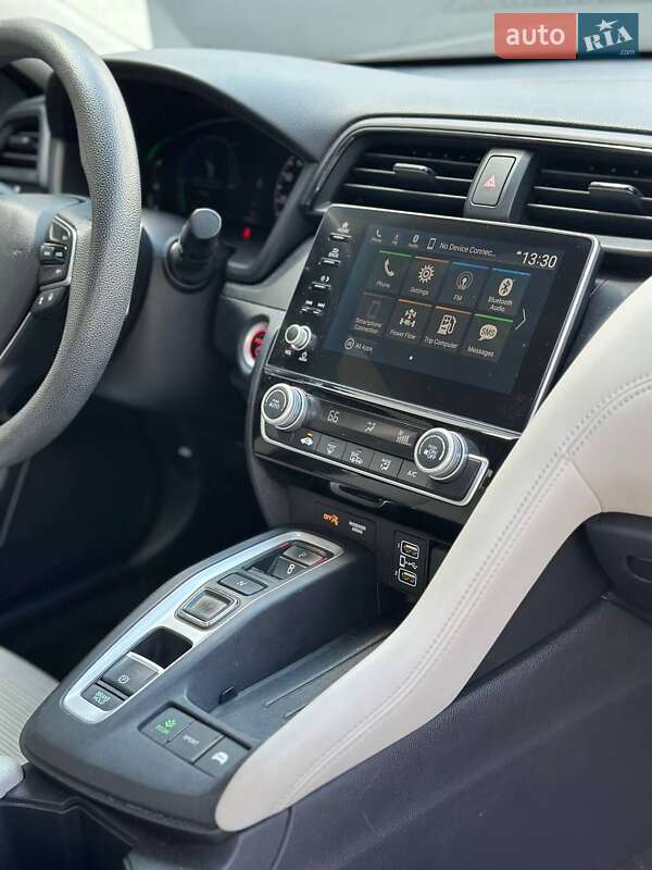 Седан Honda Insight 2018 в Луцке