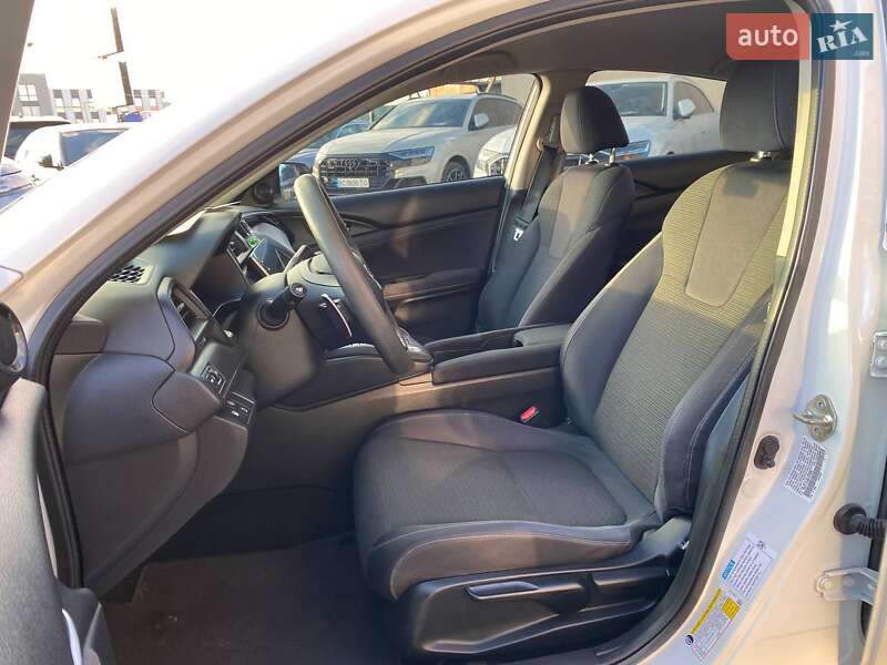 Седан Honda Insight 2018 в Львове