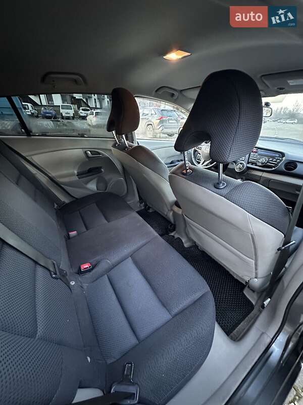 Хэтчбек Honda Insight 2010 в Луцке фото 13 Хэтчбек Honda Insight 2010 в Луцке