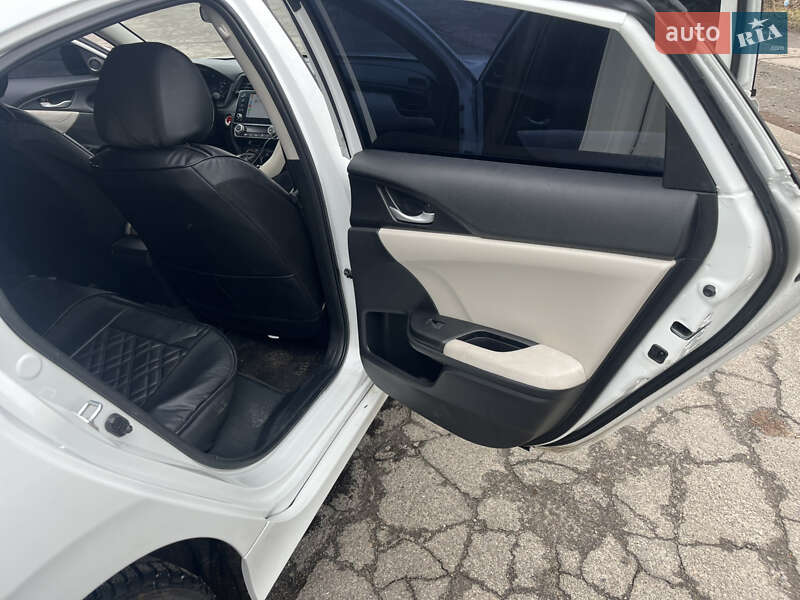 Седан Honda Insight 2021 в Кривом Роге