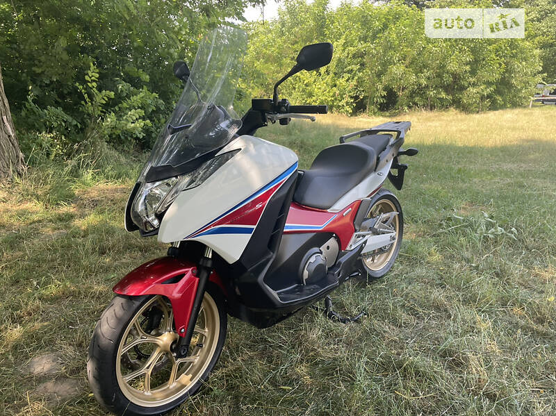 Honda Integra 750