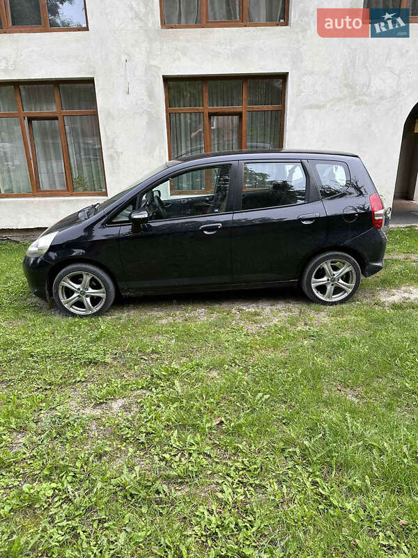 Хэтчбек Honda Jazz 2006 в Львове