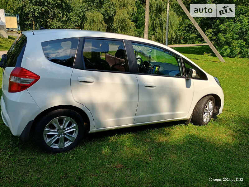 Хэтчбек Honda Jazz 2012 в Ровно фото 3 Хэтчбек Honda Jazz 2012 в Ровно