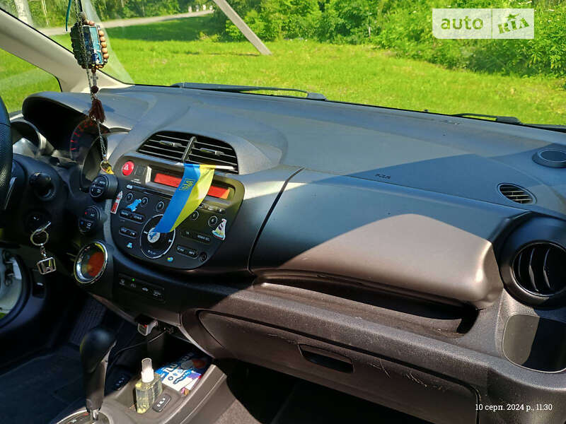 Хэтчбек Honda Jazz 2012 в Ровно фото 26 Хэтчбек Honda Jazz 2012 в Ровно