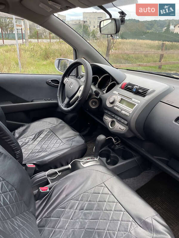 Хэтчбек Honda Jazz 2006 в Львове