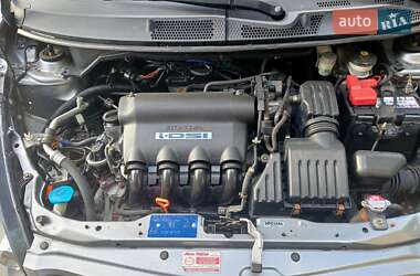 Хэтчбек Honda Jazz 2004 в 