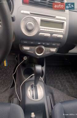 Хетчбек Honda Jazz 2005 в 