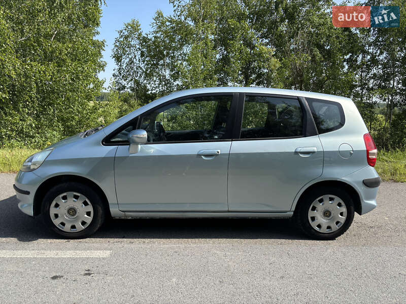 Хэтчбек Honda Jazz 2005 в Романове