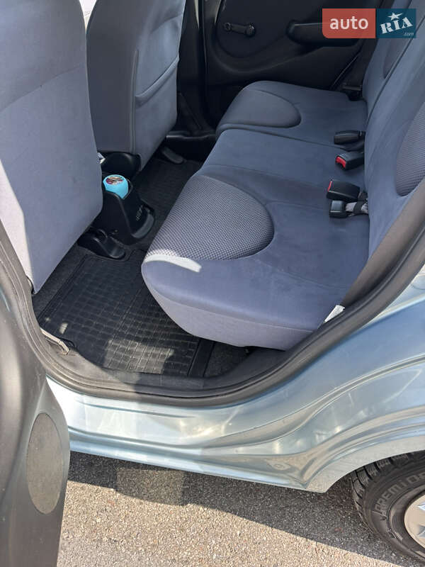 Хэтчбек Honda Jazz 2005 в Романове