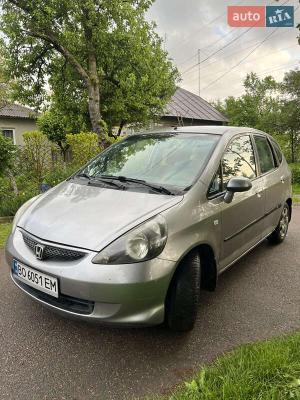 Хэтчбек Honda Jazz 2004 в 