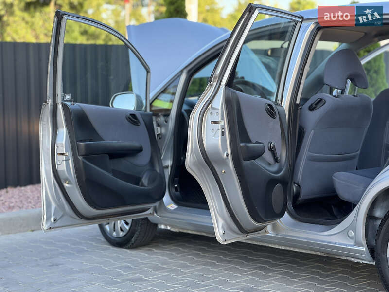 Хэтчбек Honda Jazz 2003 в Одессе