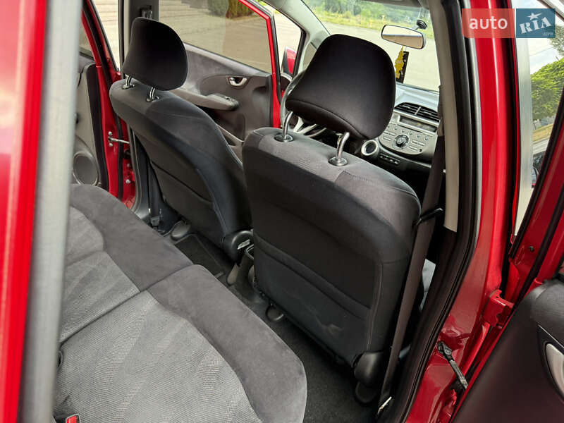 Хетчбек Honda Jazz 2010 в Дніпрі