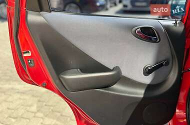 Хэтчбек Honda Jazz 2005 в 