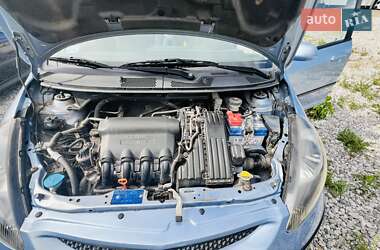 Хэтчбек Honda Jazz 2004 в 