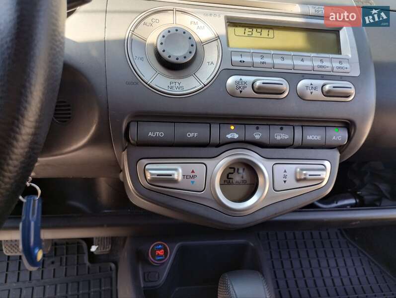 Хэтчбек Honda Jazz 2006 в Днепре