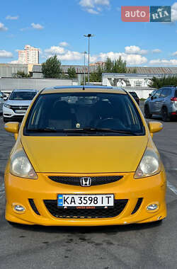 Хэтчбек Honda Jazz 2006 в 