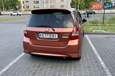 Хэтчбек Honda Jazz 2006 в 