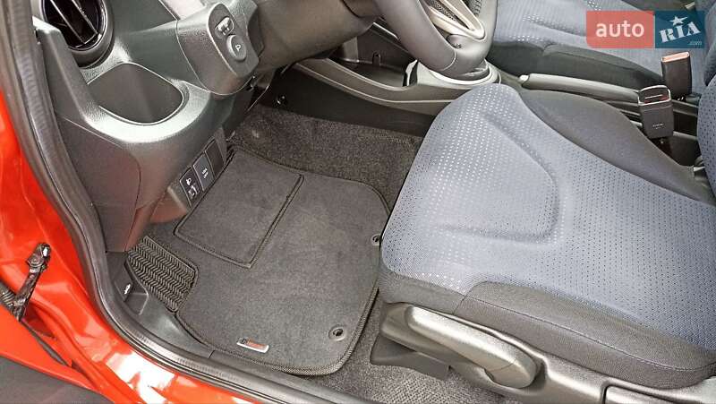 Хэтчбек Honda Jazz 2010 в Житомире