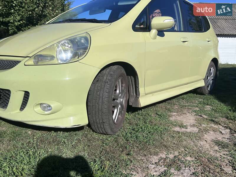 Хэтчбек Honda Jazz 2006 в Пирятине