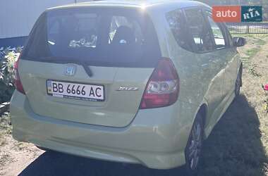 Хэтчбек Honda Jazz 2006 в  фото 10 Хэтчбек Honda Jazz 2006 в