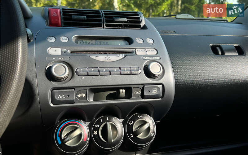 Хэтчбек Honda Jazz 2002 в Львове