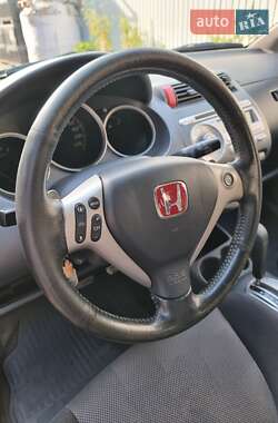 Хетчбек Honda Jazz 2006 в 