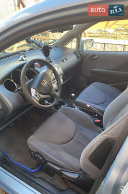 Хетчбек Honda Jazz 2006 в  фото 4 Хетчбек Honda Jazz 2006 в