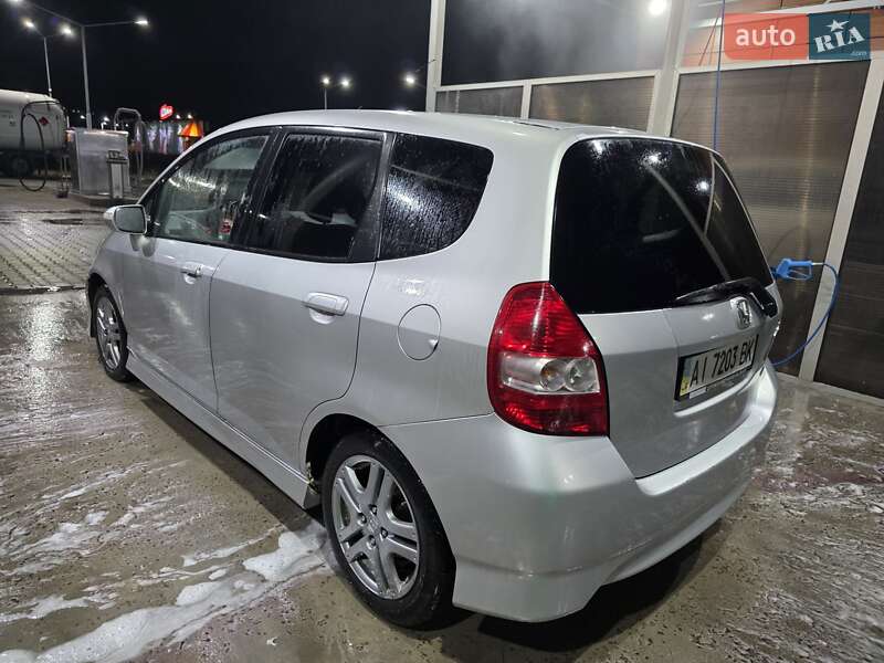 Хэтчбек Honda Jazz 2006 в Киеве