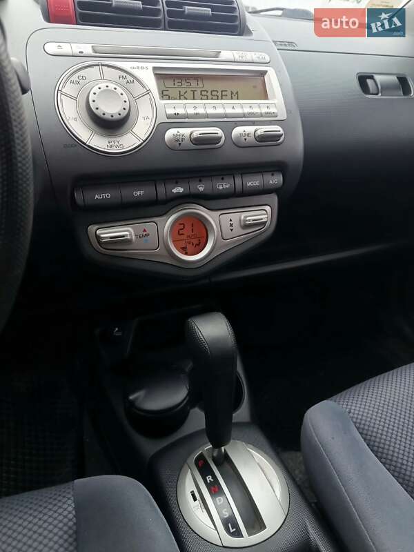 Хэтчбек Honda Jazz 2005 в Киеве фото 17 Хэтчбек Honda Jazz 2005 в Киеве