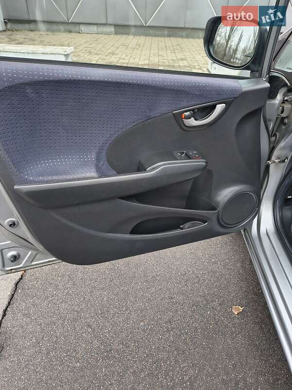 Хэтчбек Honda Jazz 2009 в Горишних Плавнях фото 23 Хэтчбек Honda Jazz 2009 в Горишних Плавнях