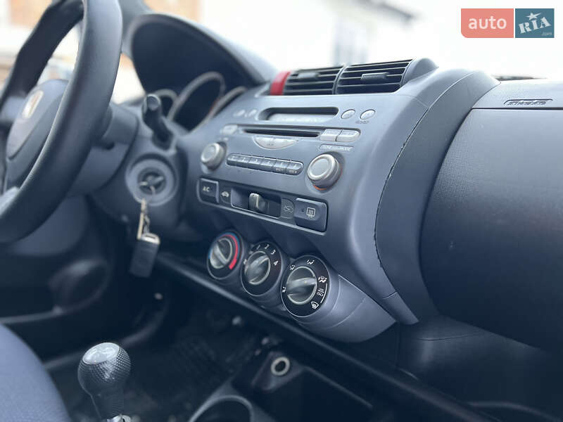 Хэтчбек Honda Jazz 2002 в Жовкве