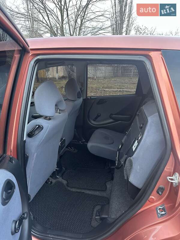 Хэтчбек Honda Jazz 2005 в Раздельной