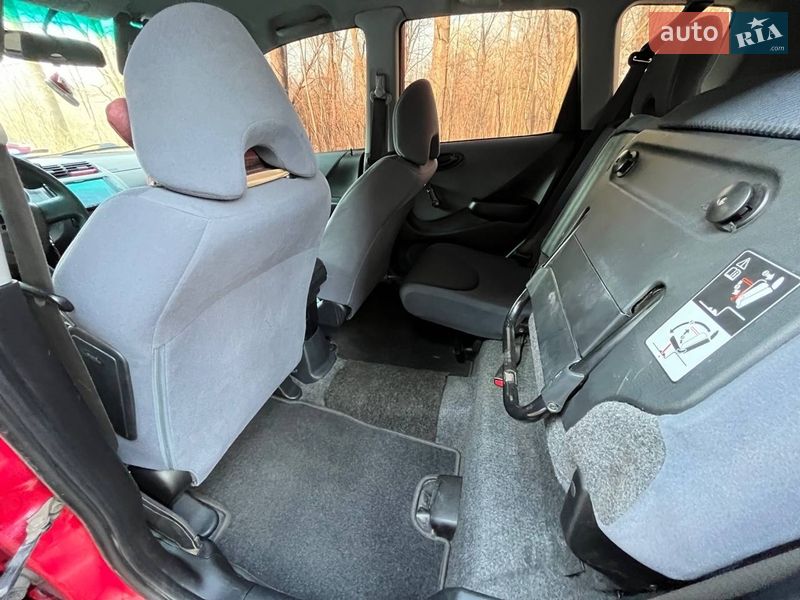 Хэтчбек Honda Jazz 2005 в Надворной