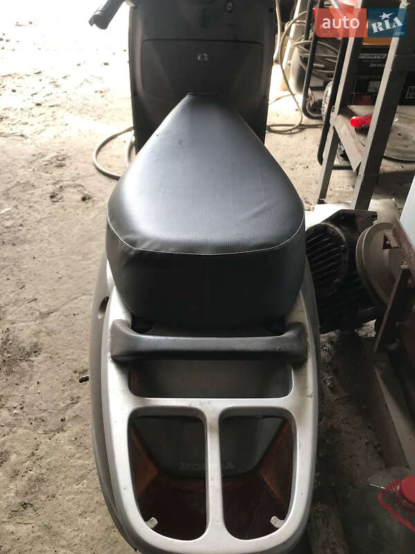 Скутер Honda Lead 100 1999 в Полтаві