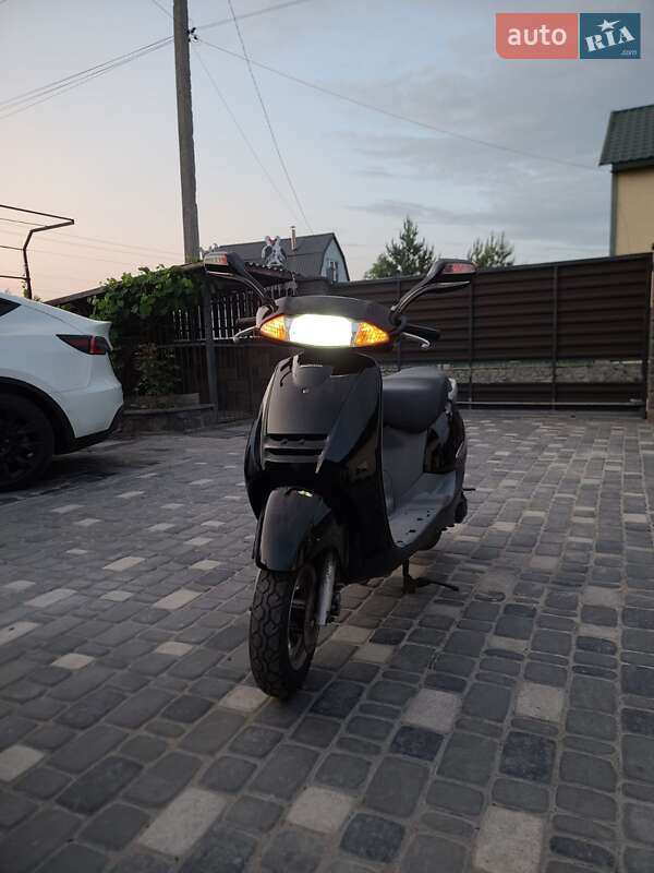 Грузовые мотороллеры, мотоциклы, скутеры, мопеды Honda Lead 100 2003 в 